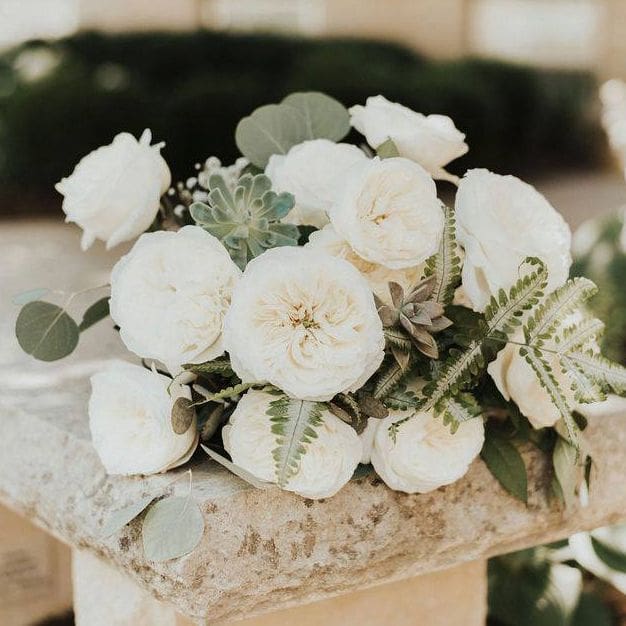 wedding florals from Blooms on Boswell