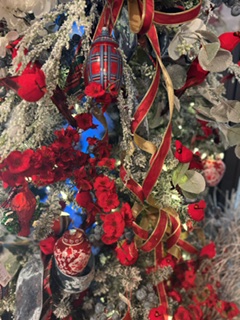 Christmas decorations at Blooms on Boswell